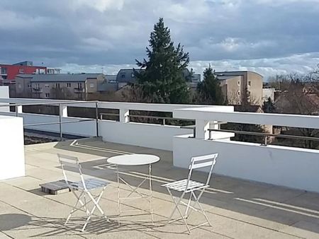 Location Appartement 5 pièces 85 m2 à Combs-la-Ville - Photo 2