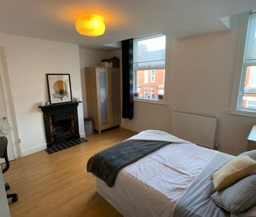 Cromer Street, Burton Stone Lane - P1932 - Photo 5