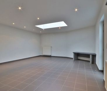 Woning met 2 slpks en terras in Melsele te huur! - Photo 4