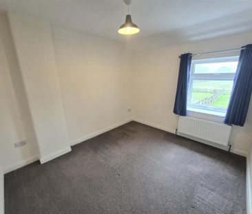 2 bedroom semi-detached house to rent - Photo 2