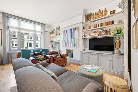 A wonderful two double bedroom first floor flat moments from Olympia - Photo 2