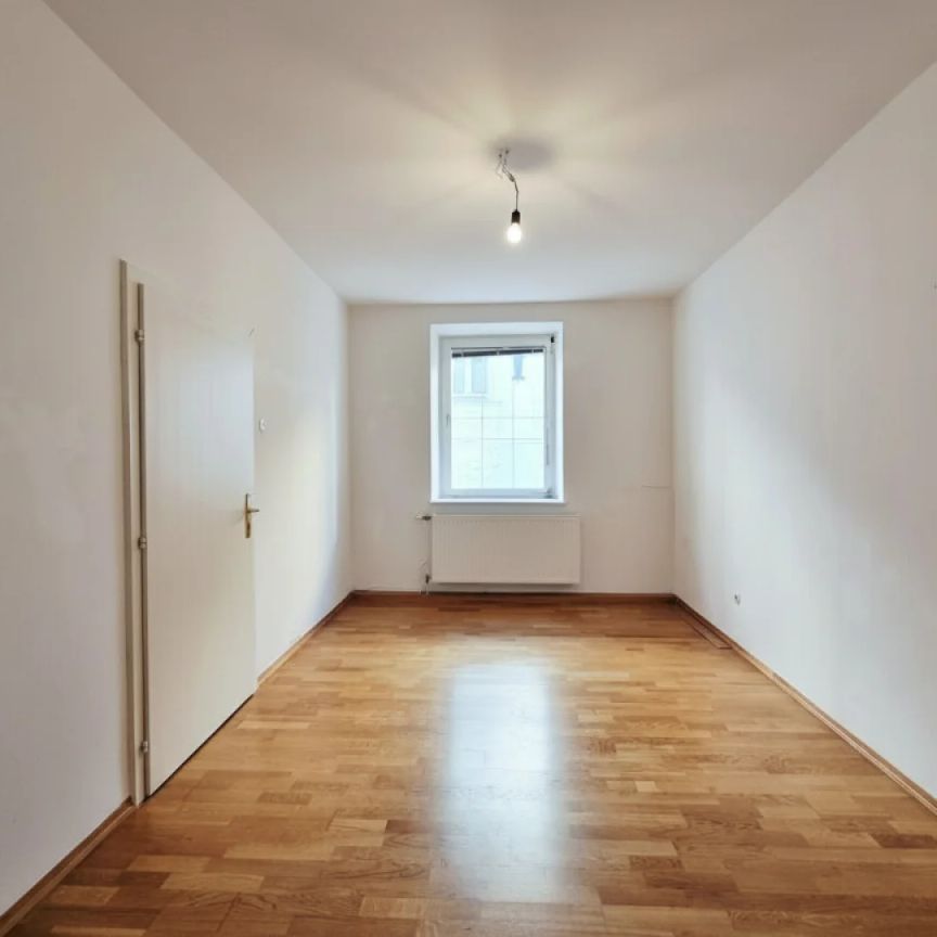 110,65 m² im 1. OG – großzügige Raumaufteilung & historischer Wohnbereich - Foto 1