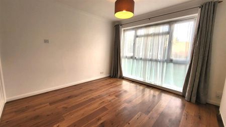 Harris Close, ENFIELD - Photo 2