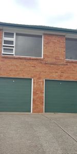 LARGE 1 BEDROOM SINGLE LEVEL - Photo 3