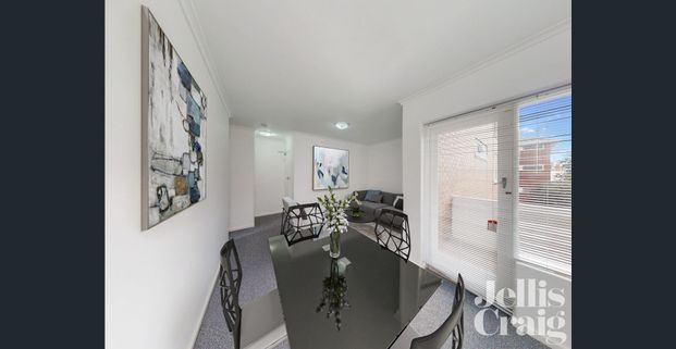 Situated conveniently in Toorak - Photo 1