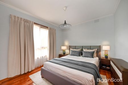 Comfortable and Convenient Living in a Quiet Location - Photo 3