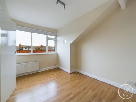 Marshall Terrace, Leeds - Photo 3