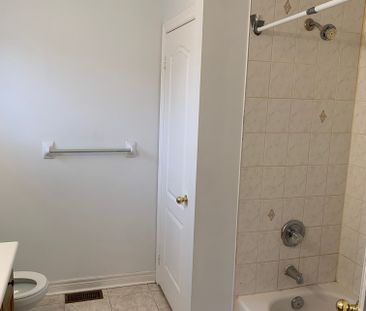 For Lease - 10 Ashmere Road, Brampton, Ontario - Photo 6