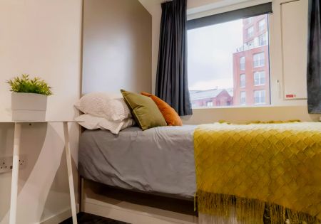 Silver 3 Bed Apartment - Photo 4