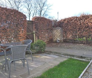 Terraced House to rent on - Photo 6