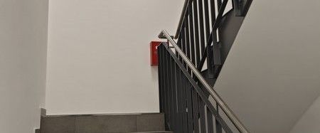 1 Raum Wohnung mit Einbauküche und modernen Bad im Neubau - Photo 1