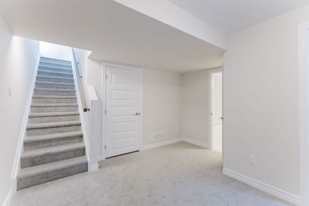 For Lease - 329 Cantering Drive, Stittsville - Munster - Richmond, Ontario - Photo 3