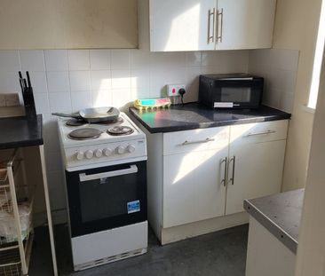 Room in a Shared Flat, Kestrel Court, BN2 - Photo 4