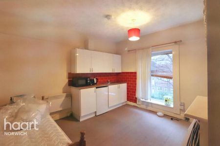 1 bedroom in a house share to rent - Photo 5