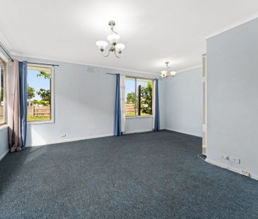 Family Home Just Steps from Sunbury Square! - Photo 4