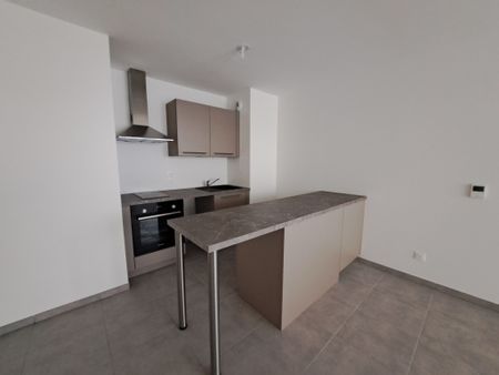 Location Appartement 2 pièces 45m² THONON LES BAINS 74200 - Photo 3