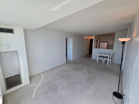 For Lease - 1 Lee Centre Drive Unit# 2206, Toronto, Ontario - Photo 3
