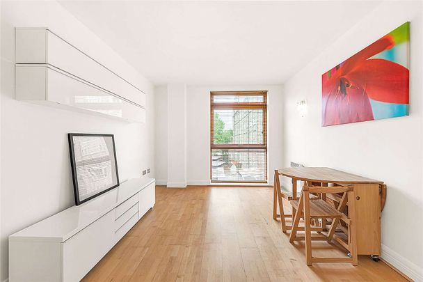 A bright and airy, well-presented one bedroom apartment, in this modern development. - Photo 1