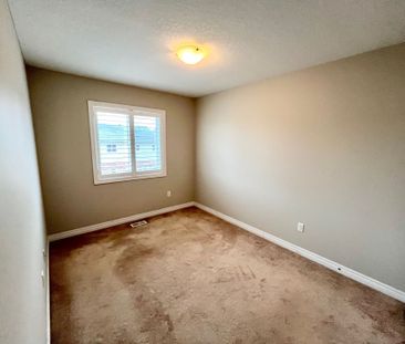 For Lease - 7 Pinot Crescent, Hamilton, Ontario - Photo 5