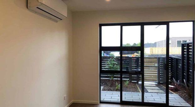 3 Bedroom 2 Bathroom Townhouse - Photo 1