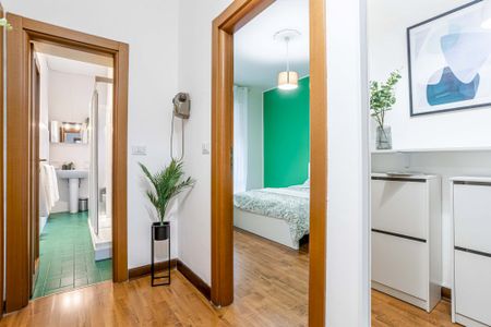 Cozy single room with window in Milan - Photo 5