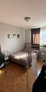 41/2 a Laval dispo 1 Juillet 2026 stationnement, Thermopompe - Photo 3