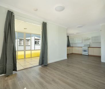 Family Home just a 2 Minute Walk from Centenary Heights State High - Photo 6