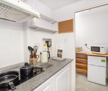 Studio to rent - Photo 6