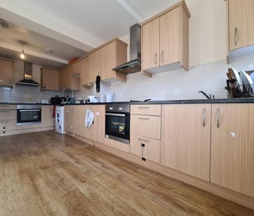 1 bedroom in a house share to rent - Photo 3