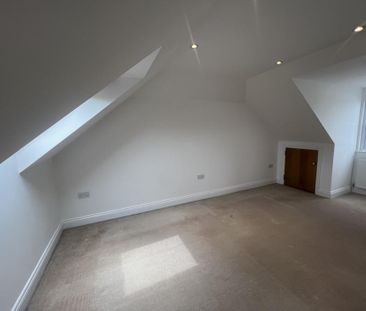 3 bedroom end of terrace house to rent - Photo 2