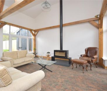 3 bedroom detached house to rent - Photo 3