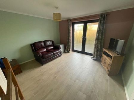 2 bedroom semi-detached house to rent - Photo 3