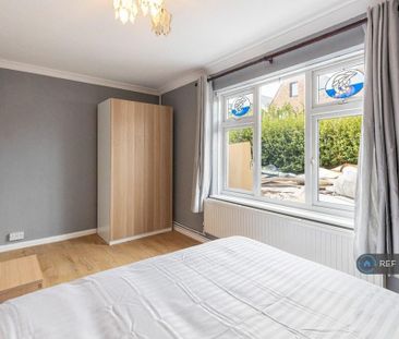 1 bedroom in a house share to rent - Photo 5