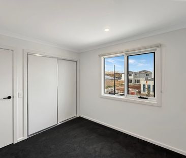 🏡 Brand New 3-Bedroom Townhouse in Thornhill Park - Photo 5