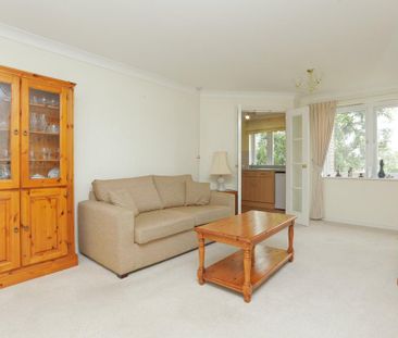1 bedroom retirement property to rent - Photo 6