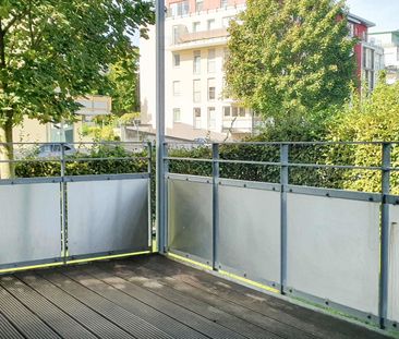 CITYHOUSE: Moderne, renovierte Energiesparwohnung(KFW 40) mit Parkett, Balkon und PKW Stellplatz. - Foto 1