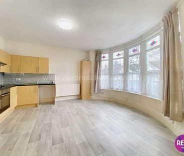 Brightwell Ave, Westcliff On Sea, SS0 - Photo 6