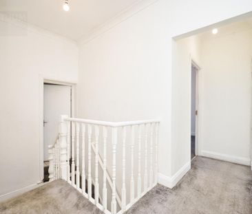 3 bedroom flat to rent - Photo 2