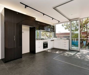 6 Crown Street, Flemington VIC 3031 - Photo 4