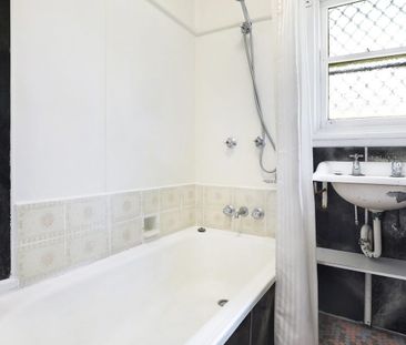 Grassed courtyard - Photo 4