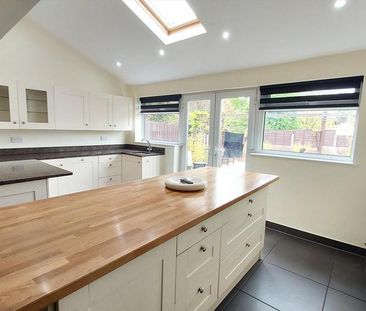 2 bedroom semi-detached house to rent - Photo 5