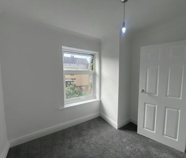 End of terrace house to rent on - Photo 4