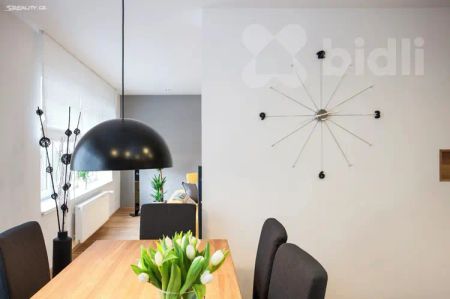 Krásný byt s balkonem a parkovacím stáním - Praha 8, Libeň - Photo 2