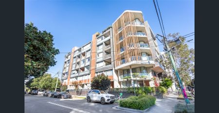 North-Facing & Spacious 3-Bedroom Apartment with Double Parking - Photo 4