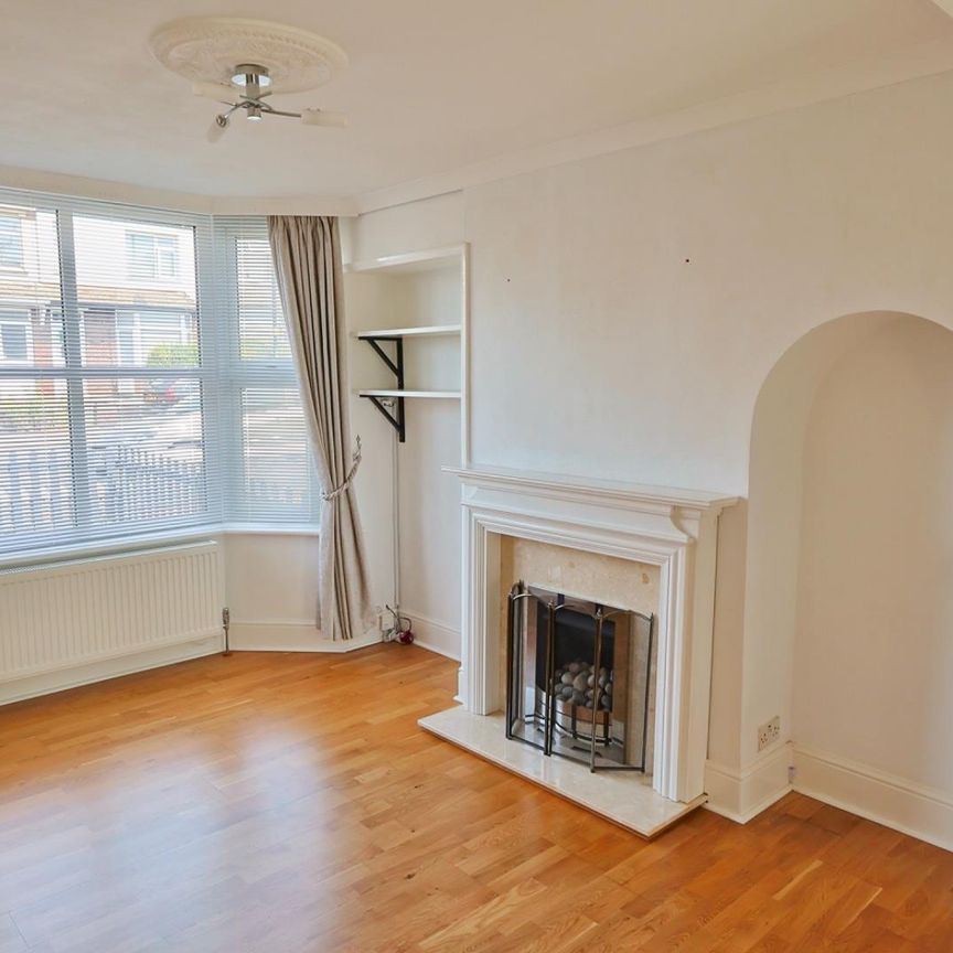 Torrington Avenue, Tile Hill, Coventry - Well Presented Family Home - Photo 1
