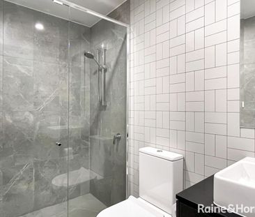 Modern Two Bedroom Apartment With Delightful Aspect - Photo 4