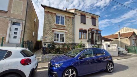 Location Maison 3 pièces 65m² - Photo 2