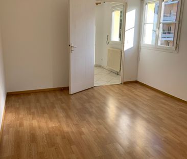 Location Appartement 3 pièces 82m² - Photo 2