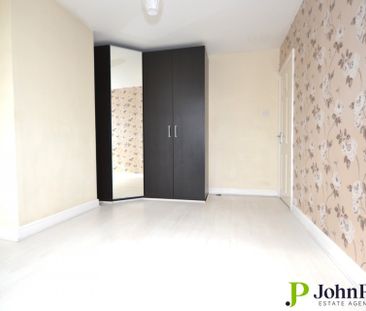 Tile Hill Lane, Tile Hill, Coventry, West Midlands, CV4 9DY - Photo 4