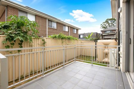 MODERN AND SPACIOUS Four Bedroom Family Townhouse IN PONDS HIGH SCHOOL & RIVERBANK PUBLIC SCHOOL CATCHMENT! - Photo 5